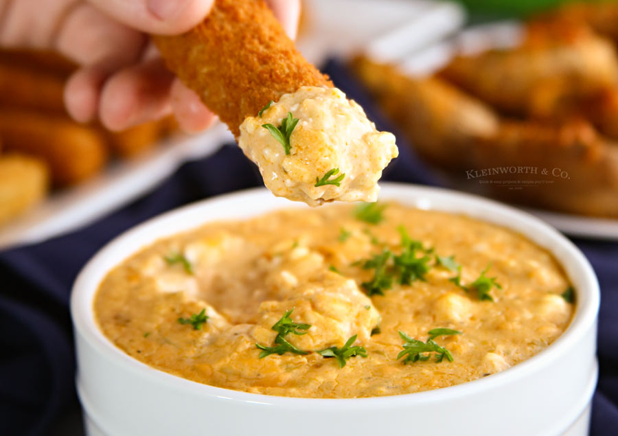 Slow Cooker Buffalo Queso Dip