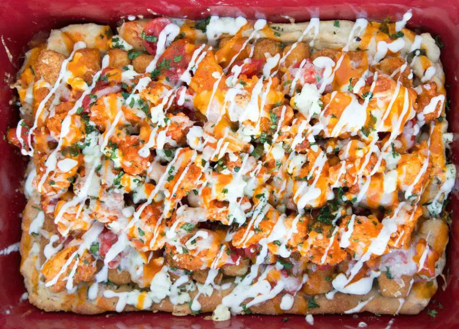 bufffalo-chicken-pizza_web-e1490389960538
